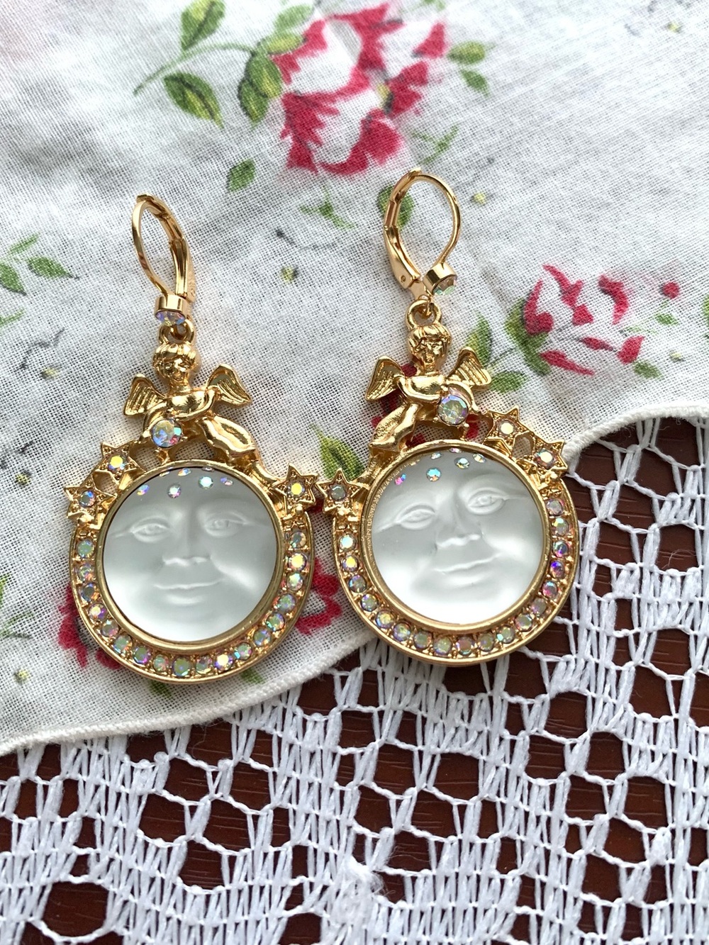 Kirk’s Folly White Moon Face Cherub Vintage/Retro Style Earrings